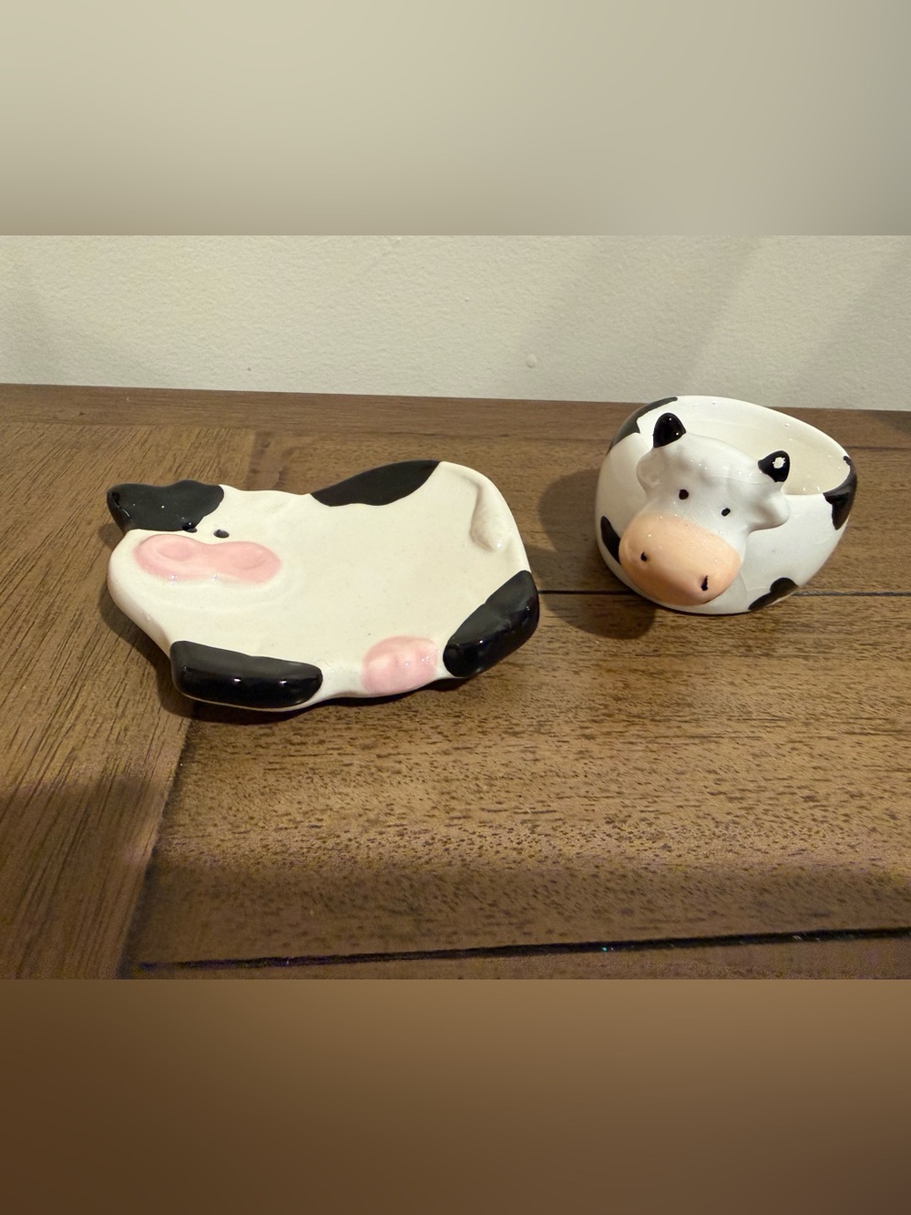 2pcs Ceramic Cow Trinket Dish and Mini Planter - White & Black